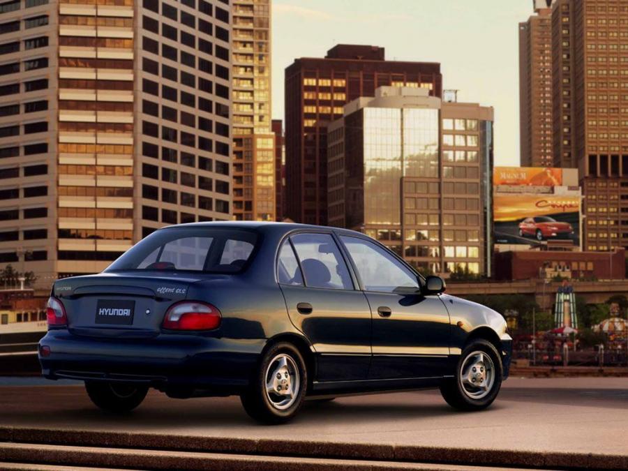  Hyundai Accent Sedan 1996 года  (фото 2 из 4)